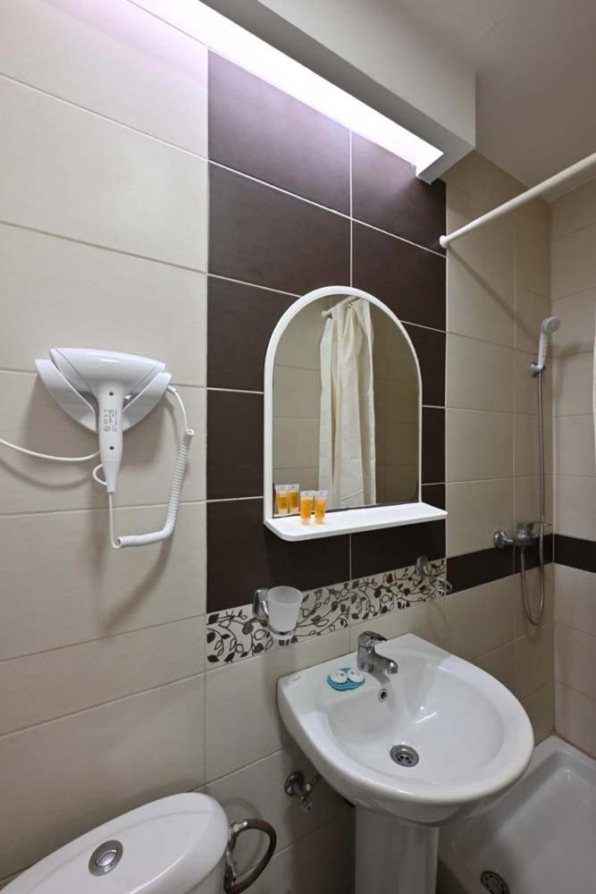 Hotel Tiski Cvet Novi Bečej 外观 照片