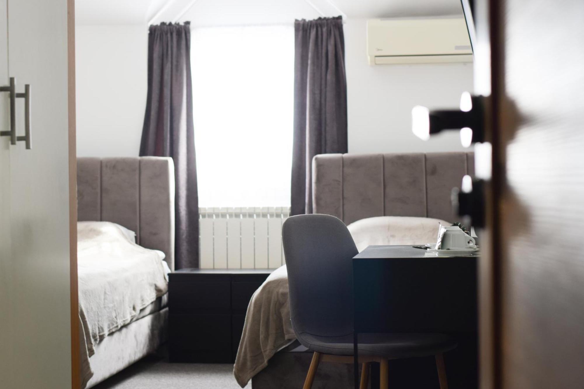 Hotel Tiski Cvet Novi Bečej 外观 照片