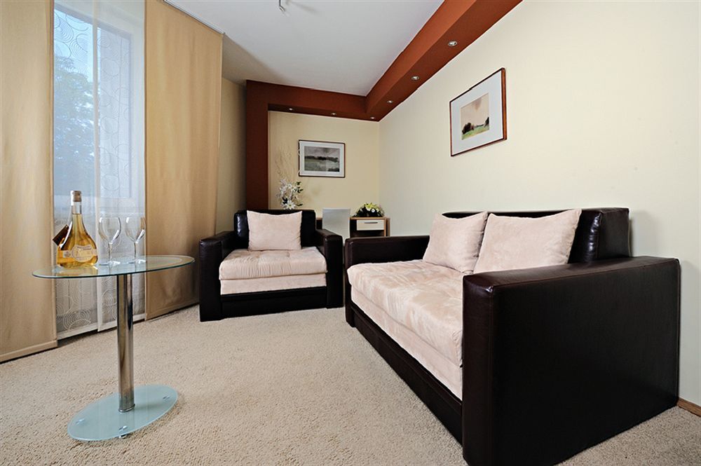 Hotel Tiski Cvet Novi Bečej 外观 照片