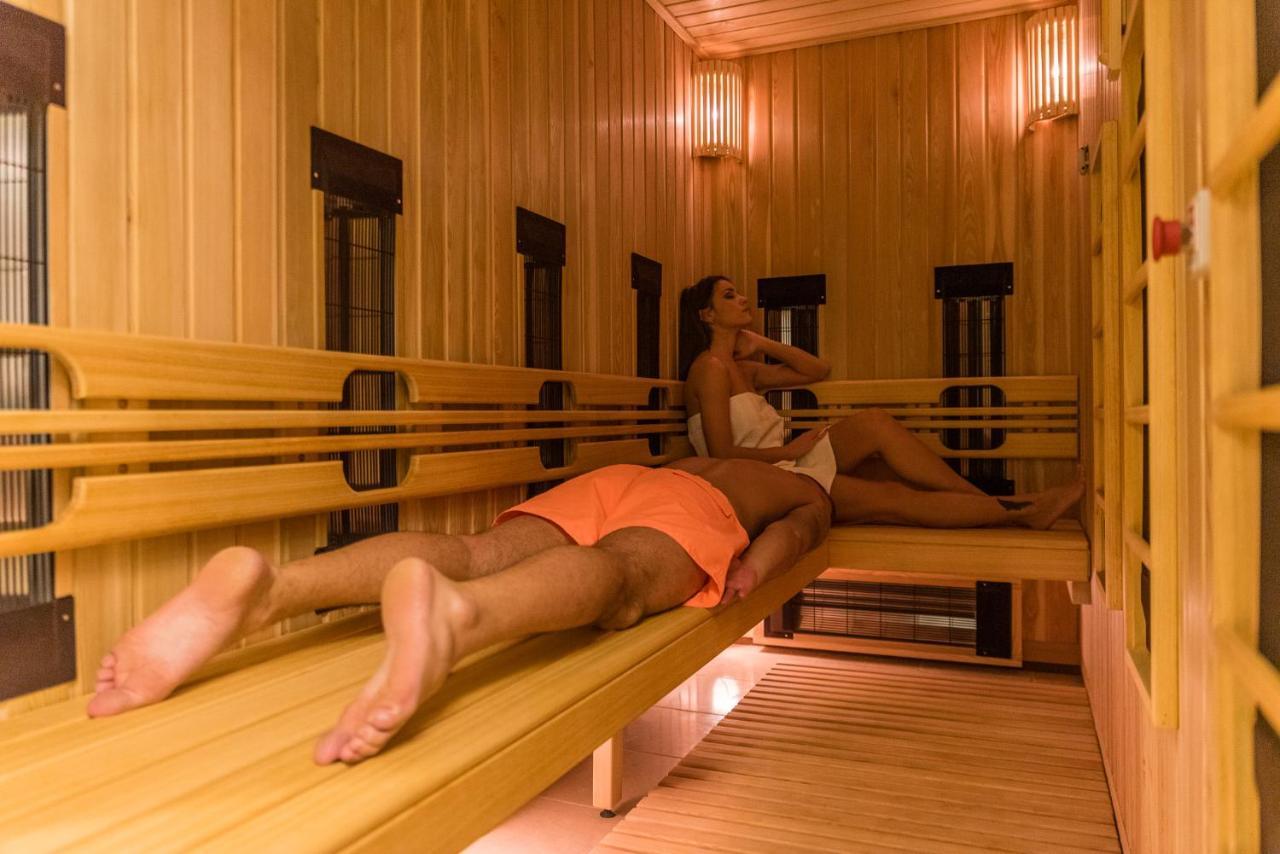 Hotel Tiski Cvet Novi Bečej 外观 照片